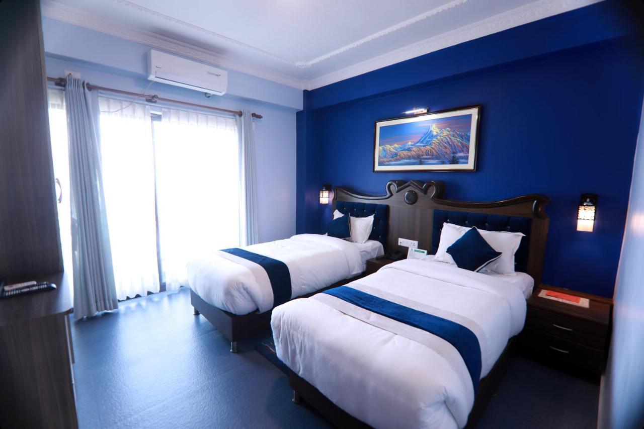 Hotel Task International Pokhara Buitenkant foto