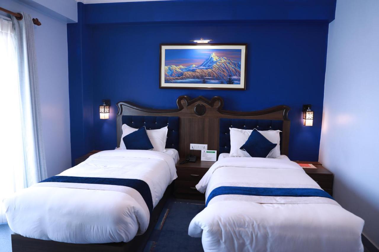 Hotel Task International Pokhara Buitenkant foto