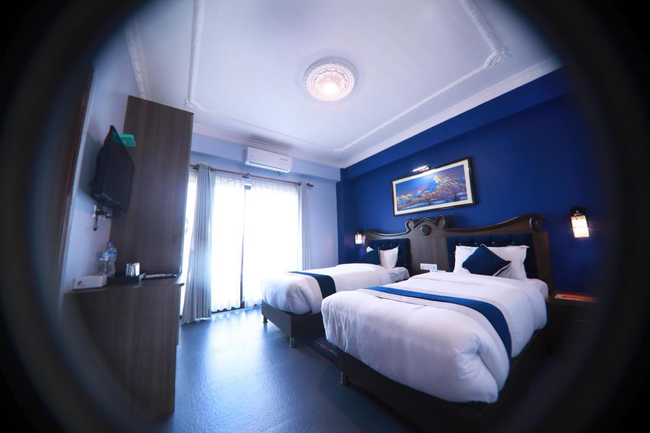Hotel Task International Pokhara Buitenkant foto