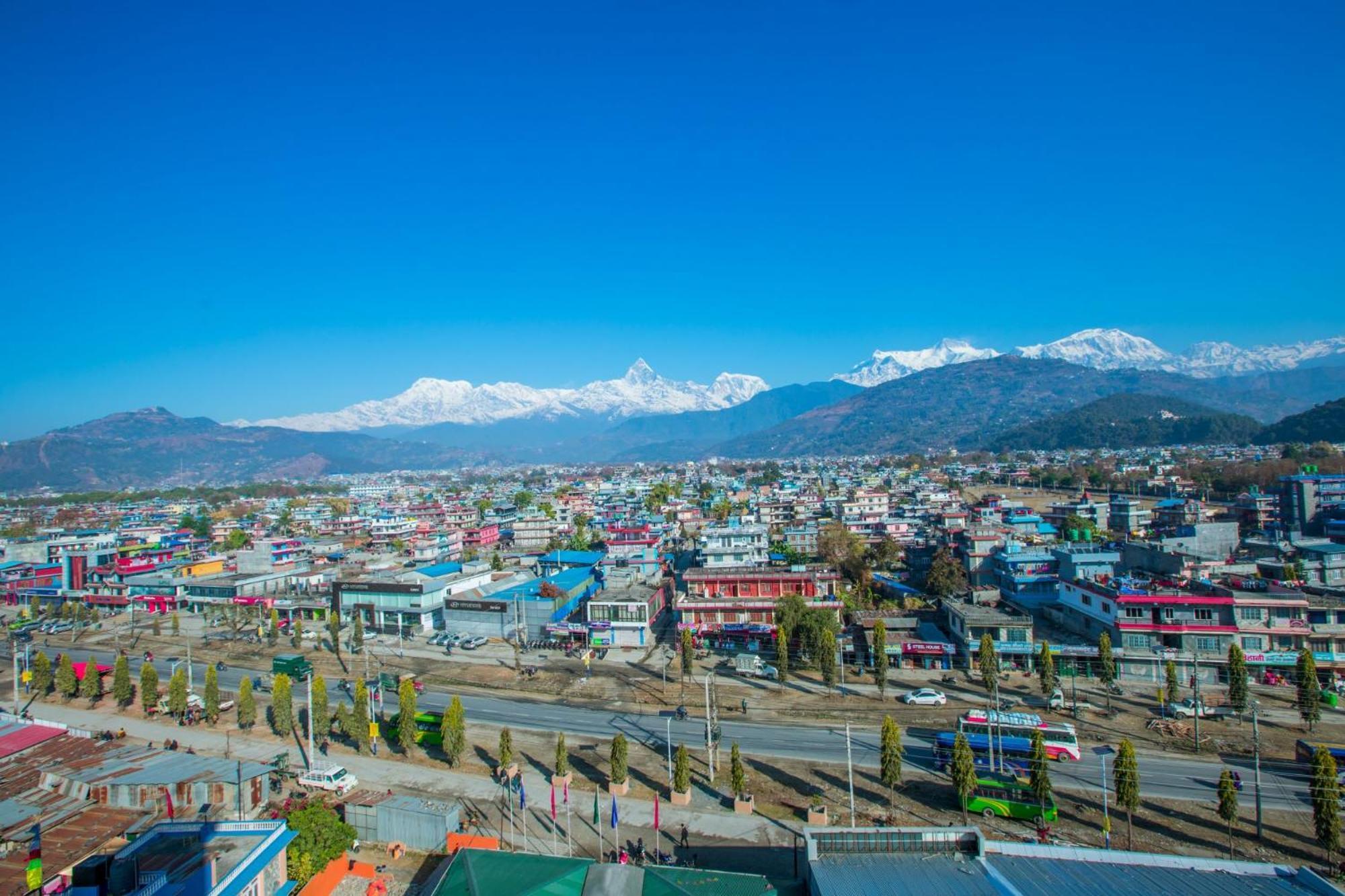 Hotel Task International Pokhara Buitenkant foto