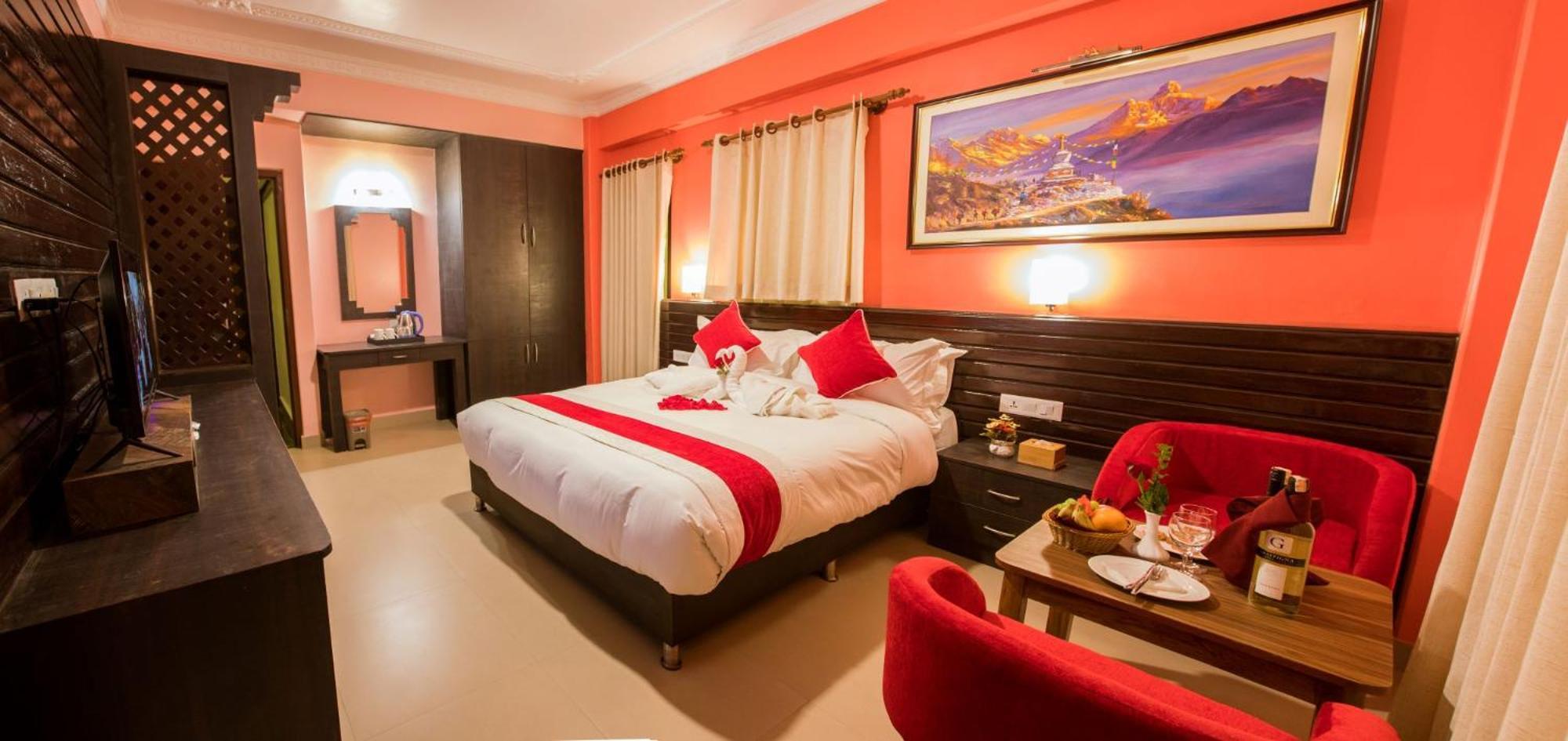 Hotel Task International Pokhara Buitenkant foto