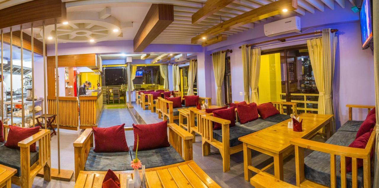 Hotel Task International Pokhara Buitenkant foto